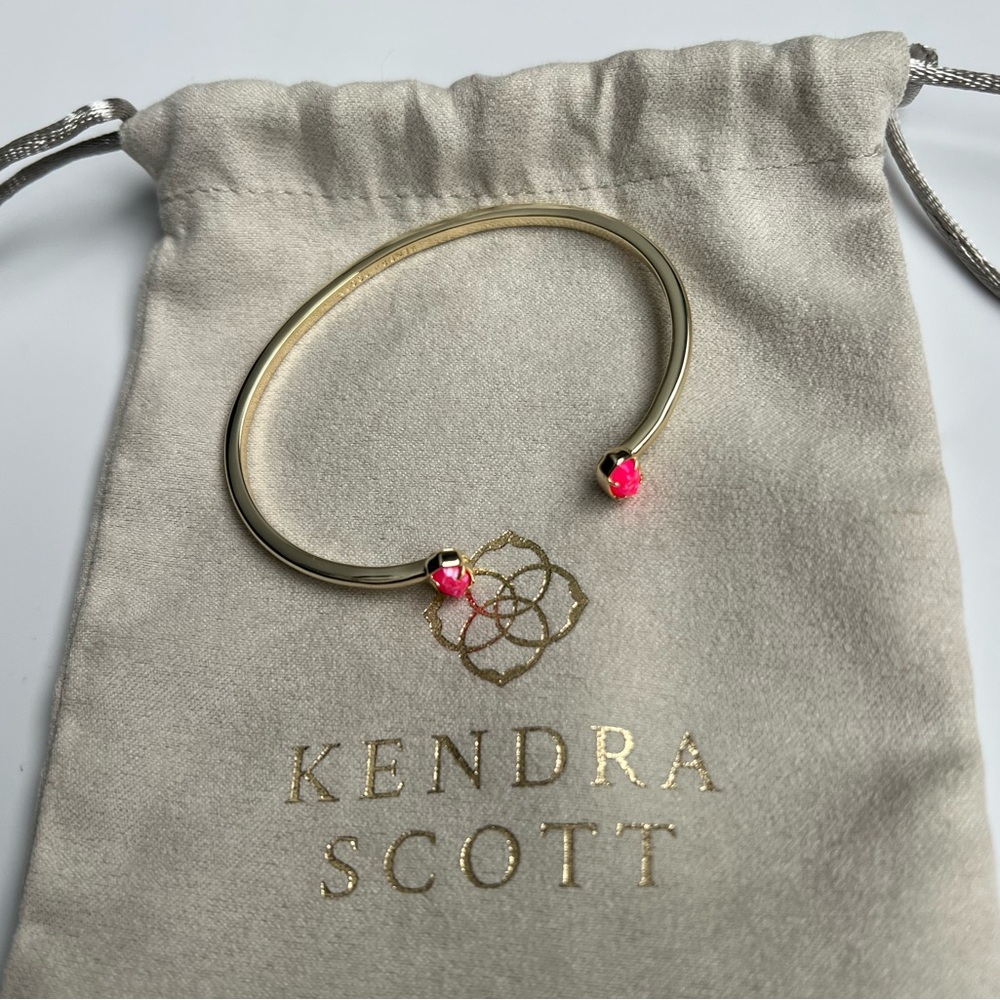 Kendra Scott Emilie cuff bracelet in gold with pink opal stones